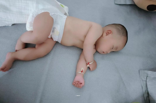 嘉善几个月宝宝会抬头